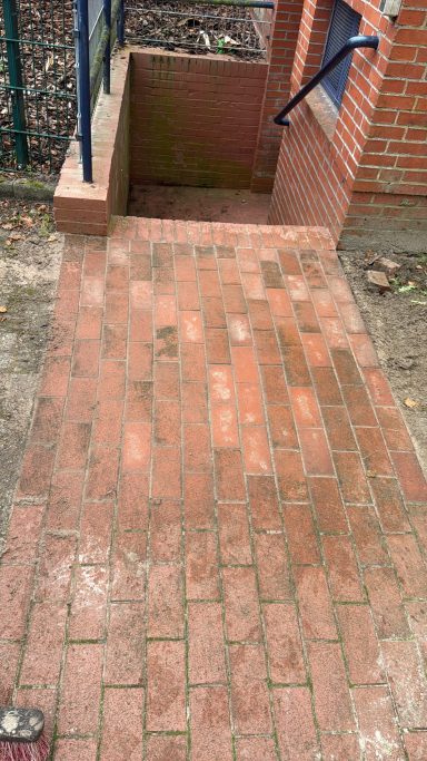 Reparatur an eine Mehrfamilienwohnanlage